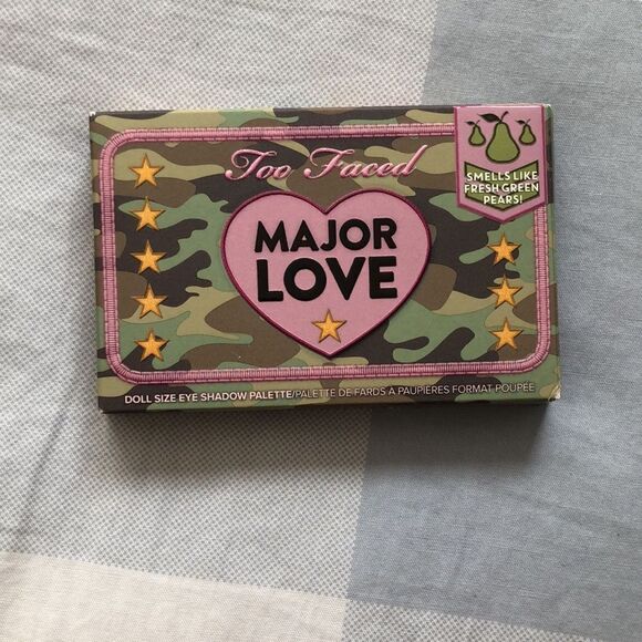 Too Faced Major Love Doll Size Eyeshadow Palette NIB - Picture 5 of 6